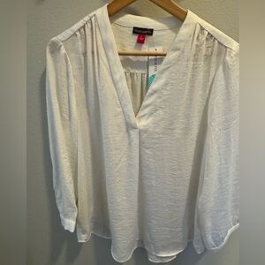 NWT Vince Camuto 3/4 Sleeve V-Neck Rumple Blouse Ivory Size Large NWT